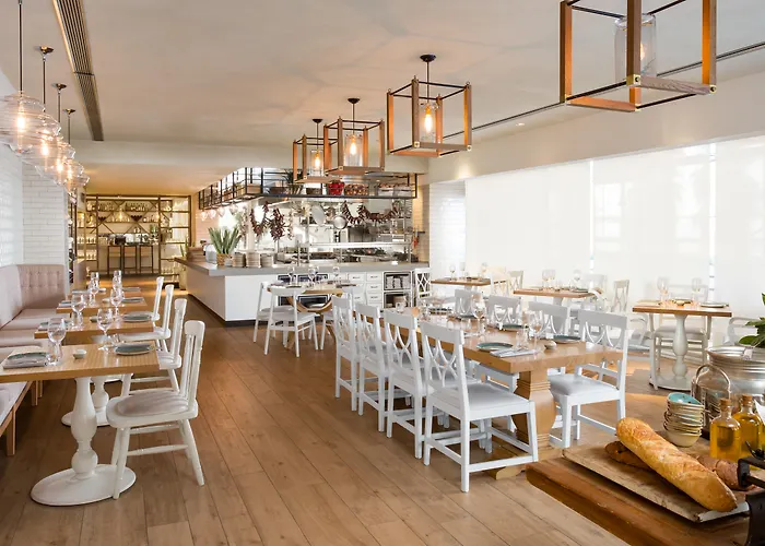 Carlton Tel Aviv Hotel - Luxury On The Beach