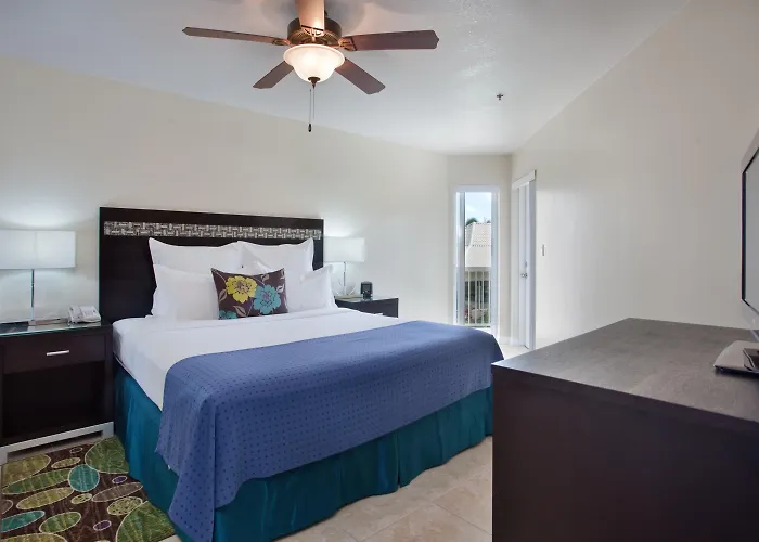 Holiday Inn Resort Grand Cayman By Ihg (Adults Only)