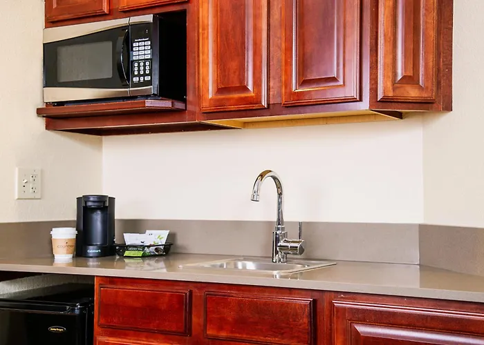 Country Inn & Suites By Radisson, Milwaukee West Brookfield , Wi