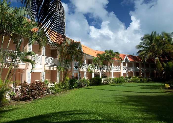 Coco Reef Resort & Spa