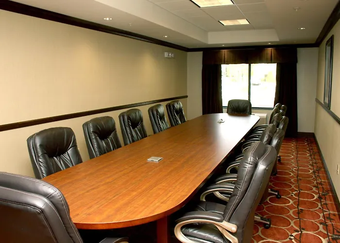 Holiday Inn Express & Suites Cumberland - La Vale By Ihg