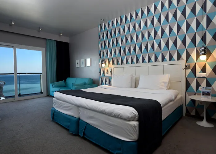 Golden Star City Resort