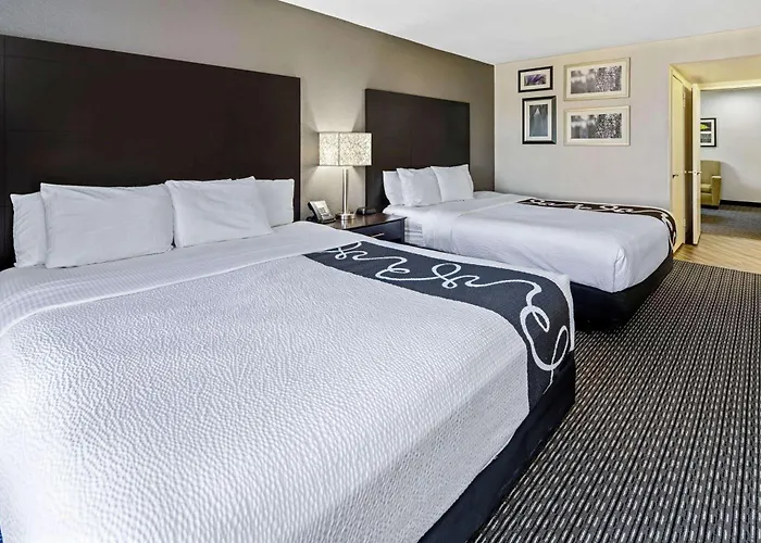 Holiday Inn Express & Suites Anaheim Convention Center Area By Ihg