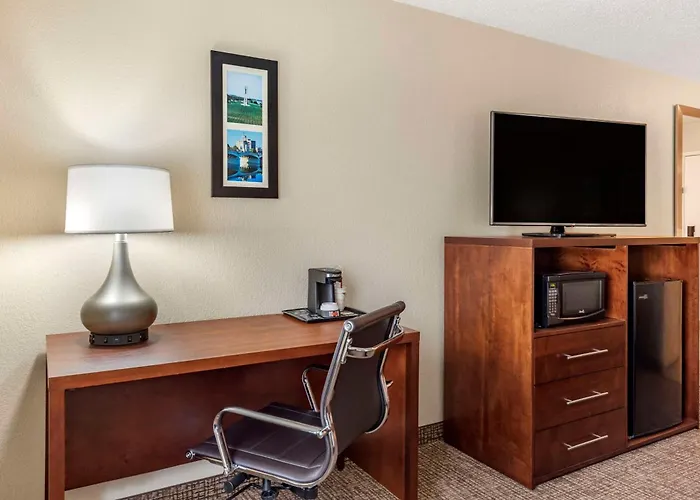 Comfort Inn & Suites Middletown - Franklin