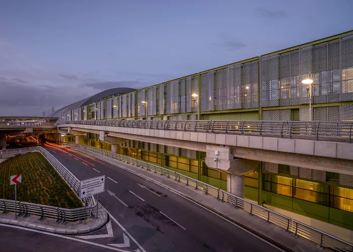Tav Airport Hotel Izmir