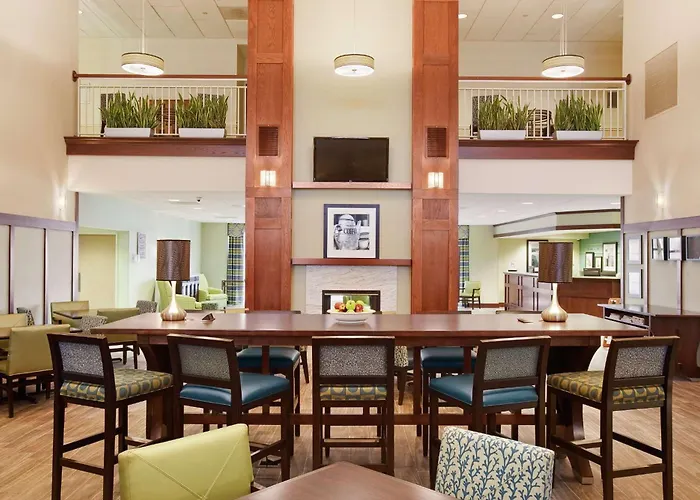 Hampton Inn & Suites Providence-Warwick Airport