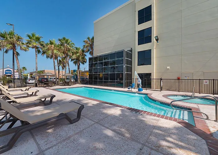 Comfort Suites Beachside