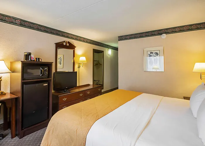 Clarion Inn Fairmont