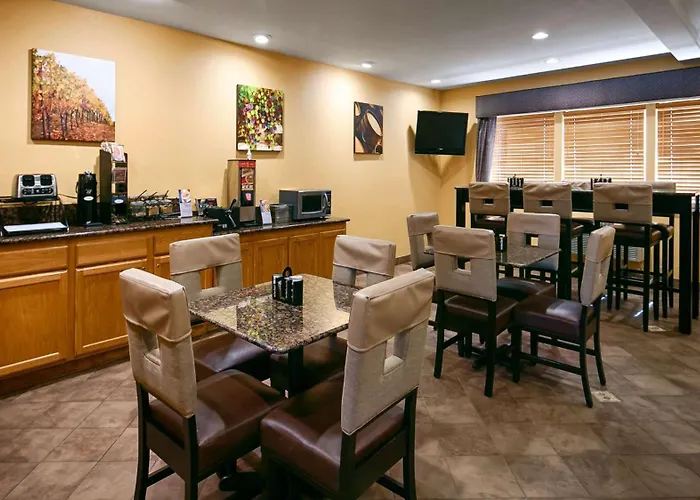 Best Western Dallas Inn & Suites
