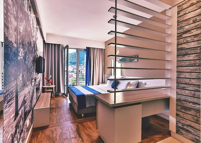 Carine Hotel Delfin