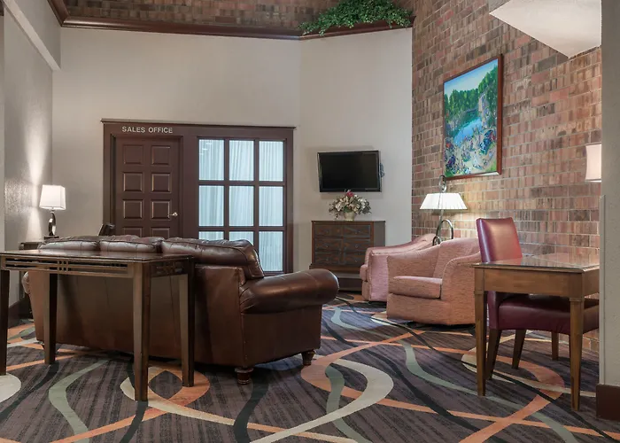 Holiday Inn & Suites St. Cloud By Ihg
