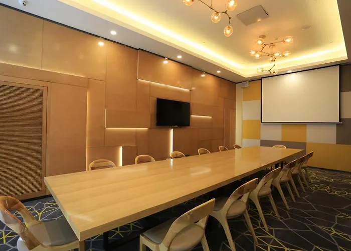 Holiday Inn Express Zhangjiakou Park View, An Ihg Hotel