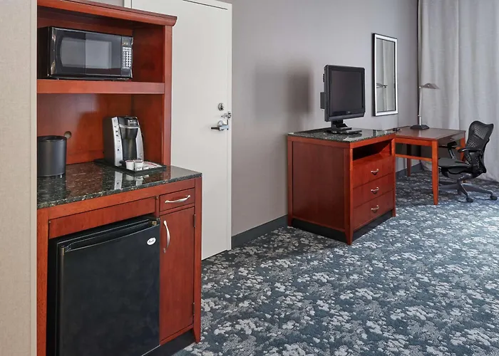 Hilton Garden Inn Lake Forest Mettawa