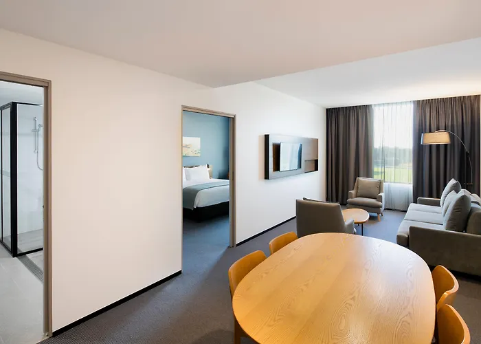Holiday Inn Sydney St Marys By Ihg