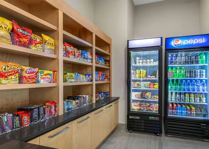 La Quinta Inn & Suites By Wyndham Lewisville