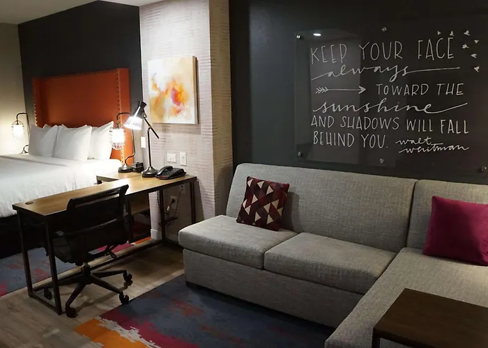 La Quinta Inn & Suites By Wyndham Lewisville