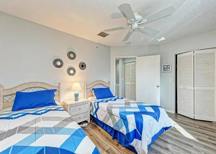 Longboat Key Cedars Beach House-Pet Friendly-2 Minute To The Beach