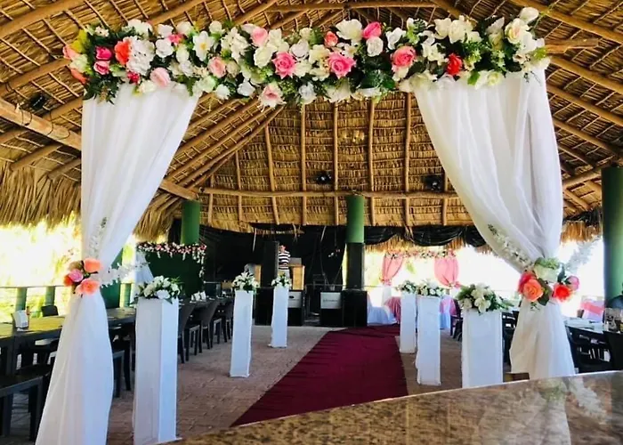 Sambo Mambo Beach Hotel