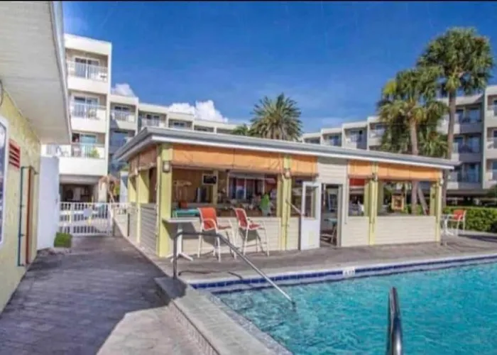 Amazing Waterfront Views Resort, Enjoy Heated Pool & Sunset!