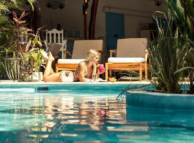 Hotel Guiones
