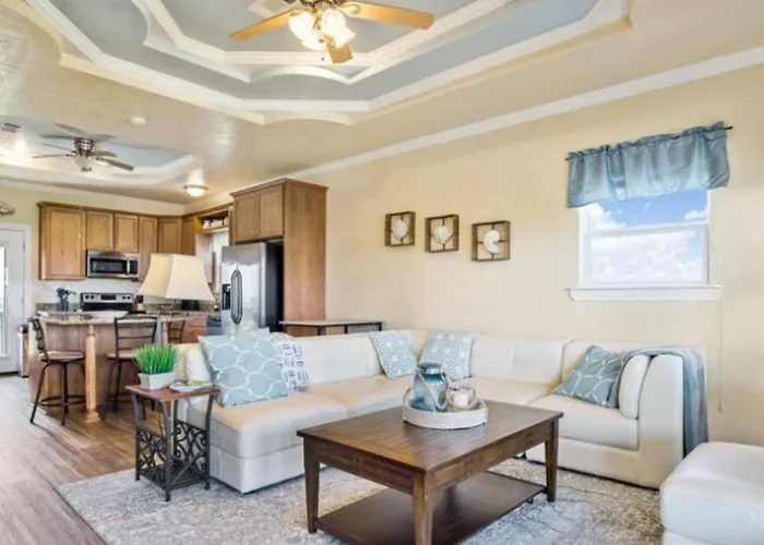 Fancy Nancy 2 Min Walk To Beach, Lyft, Pet-Friendly