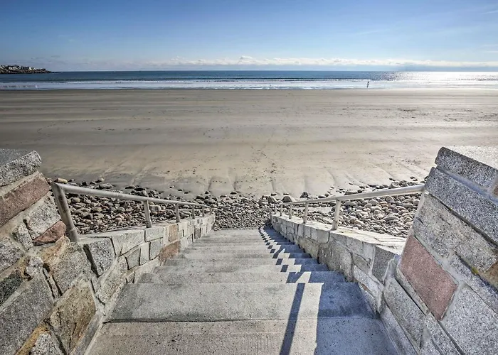 York Beachfront Condo - Steps To Long Sands!