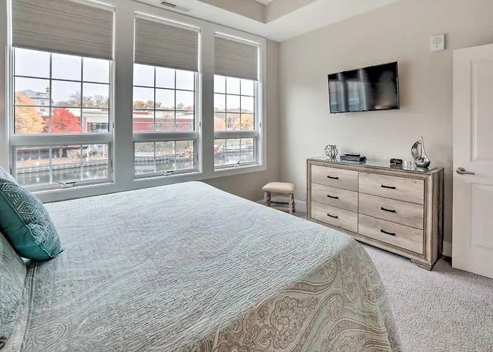 Luxe Manistee Condo W/ Balcony & River Views!