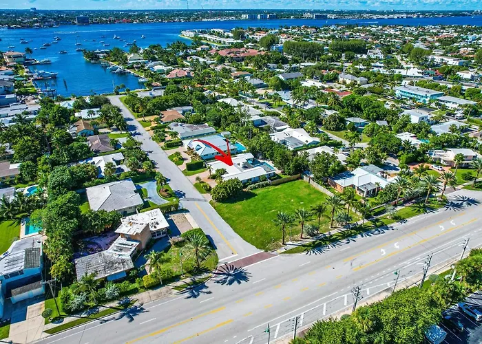 Luma Palms - 3 Master Suites, Heated Pool Spa, Golden Tee, Walk To Beach - By Maven Vacation Rentals