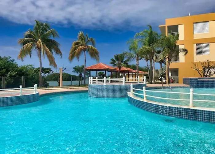 2-Br Modern Oceanfront Apt Steps From Playa Sucia