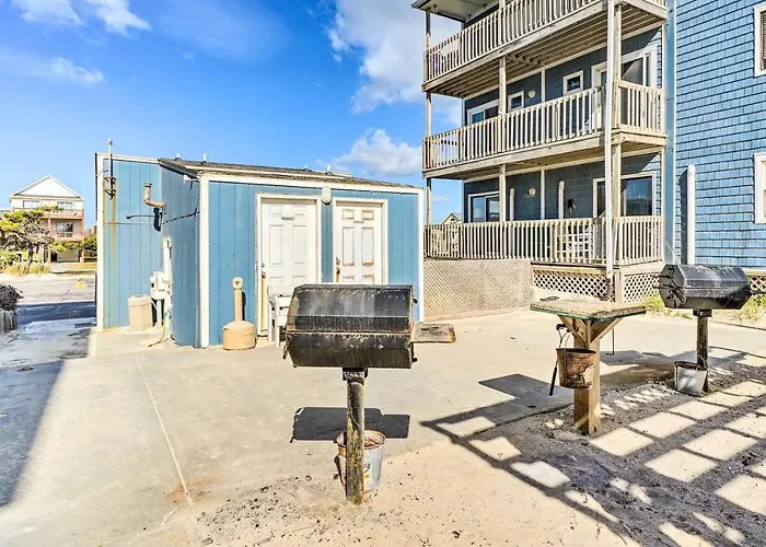 North Topsail Oceanfront Condo W/ Balcony!