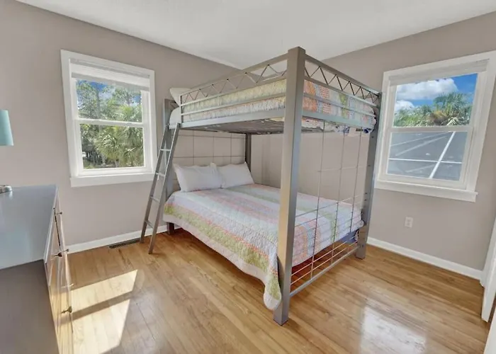 Pet-Friendly Bay View Home W Screened Pool Near Lighthouse