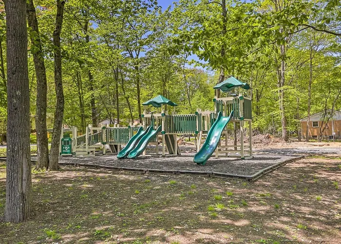 3 Mi To Kalahari: Pocono Summit Home W/ Game Room!