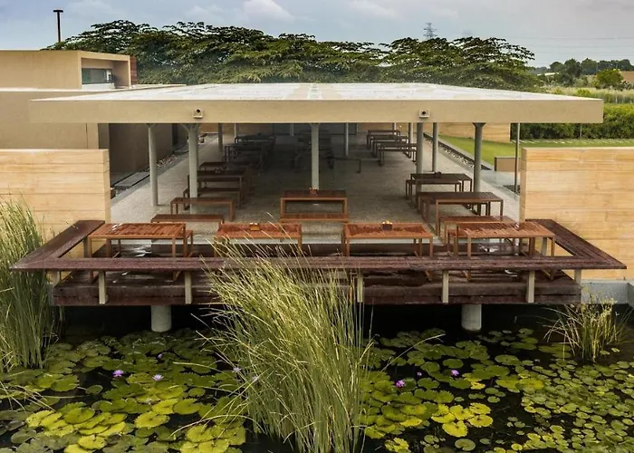 Life At Repose- Lake Villas Resort & Club