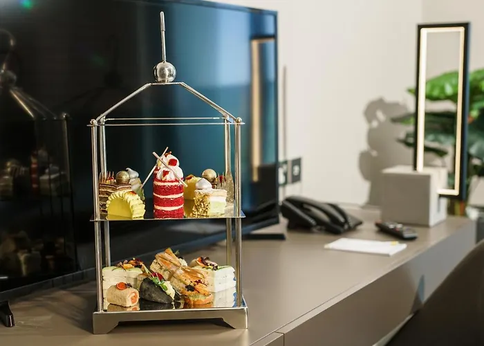 Hotel Holiday International
