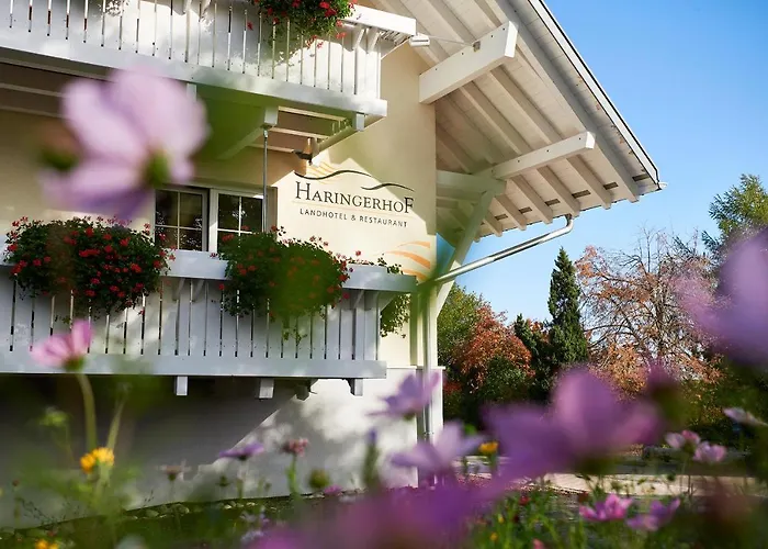 Landhotel Haringerhof mit Saunawelt und Naturbadeteich