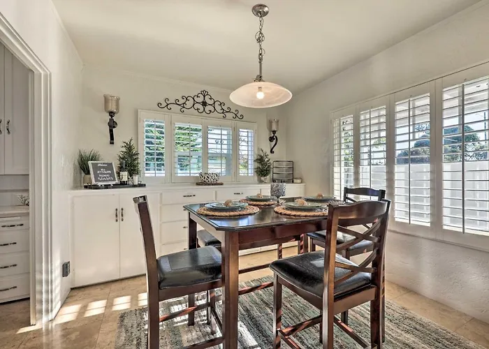 Walk To Ventura Beach: Comfy Home W/ Ocean Views