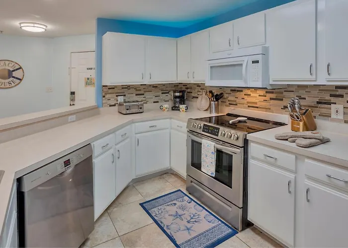 NEW 2bed2bath condo - CLEARWATER BEACH - FREE Wi-Fi&Parking