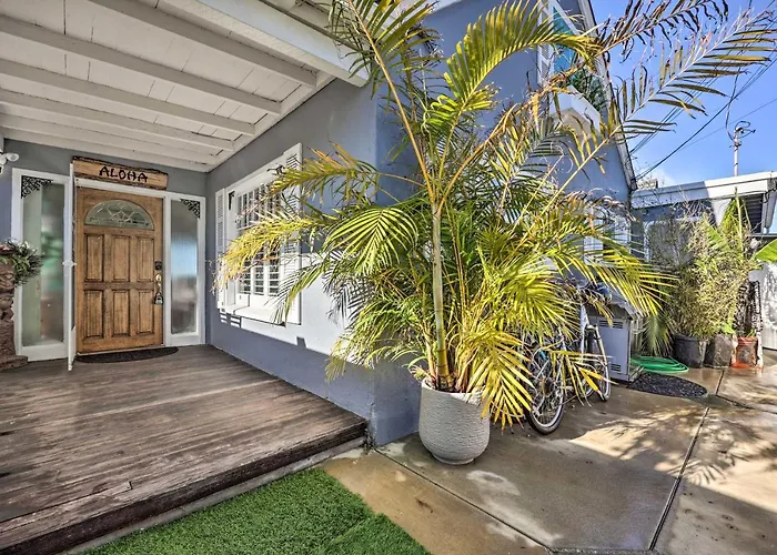 Walk To Ventura Beach: Comfy Home W/ Ocean Views