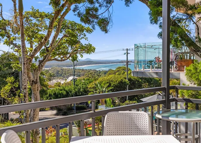 Sundown Lodge 3 - Ocean Views Near Noosa Main Beach
