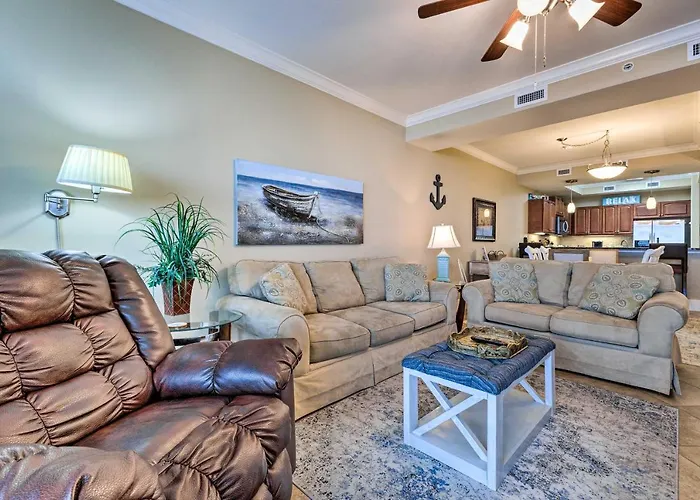 Beachfront Dauphin Island Condo: Pool Access!