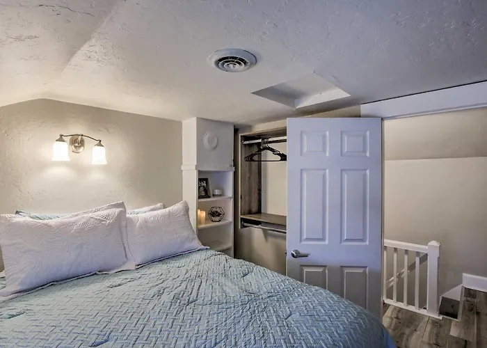 Coastal Comfort & Golfers' Paradise In Sheboygan!