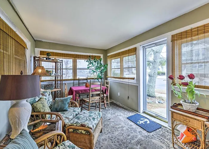 Seaside Park Apt: Outdoor Shower, Walk To Beach!