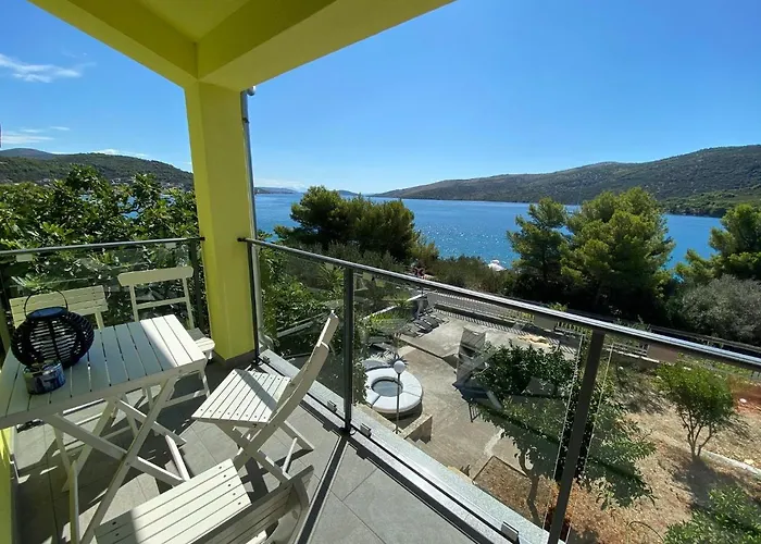 Apartments By The Sea Poljica, Trogir - 11934
