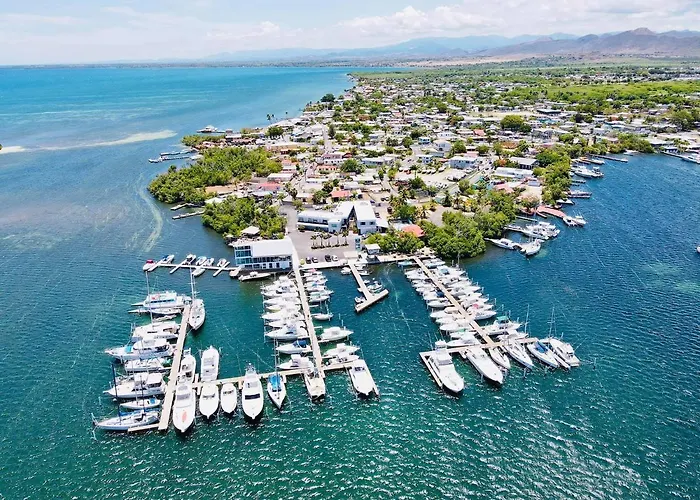 Marina De Salinas
