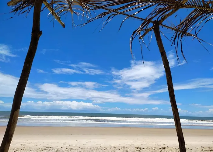 Casa Amarela na Praia de Guaibim-Taquari