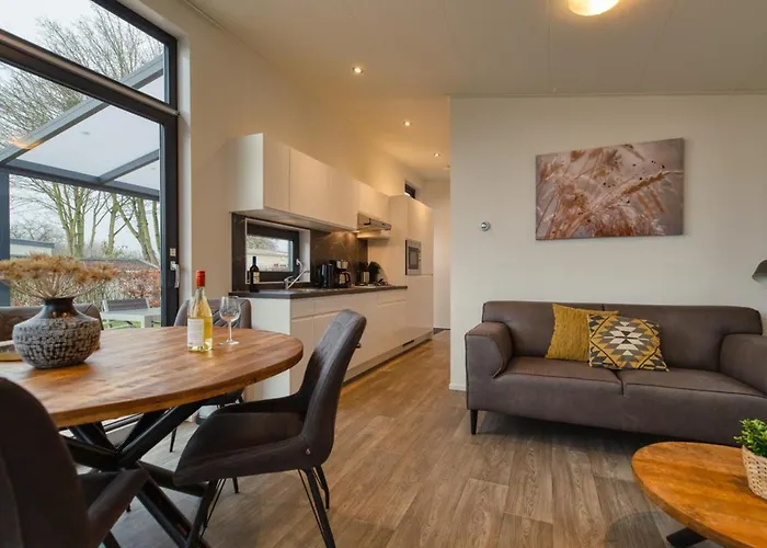 Recreatiepark Jachthaven De Veerstal Lathum - Luxe Chalet