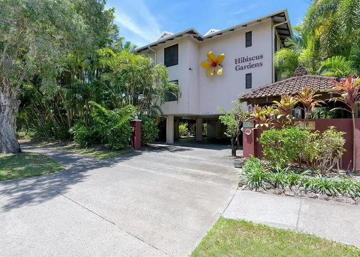 Poolside Villa - Hibiscus 40B