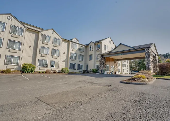 The Ashley Inn & Suites