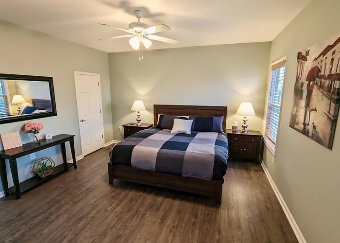 Mountain Getaway - 7 Beds, 2 King - Large Common Area