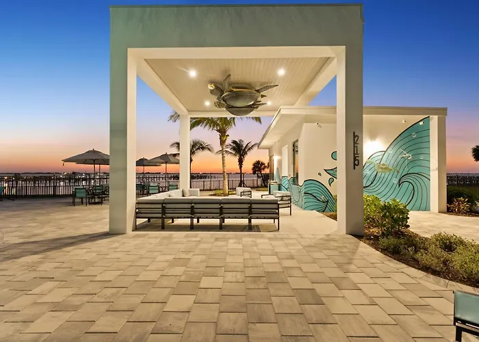Harbor Island Beach Club, Homes By Villatel